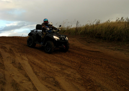 Катание на квадроциклах в Калининграде. Сервис Ultra Подарки. Подарочный сертификат на катание на квадроциклах в Калининграде. Закажите катание на квадроциклах недорого и наслаждайтесь активным отдыхом с друзьями. Выбирайте живописные маршруты для езды на квадроциклах. Сервис UltraPodarki.ru 8800-505-9530. Катание на квадроциклах, Прокат квадроциклов, езда на квадроцикле, прокат квадроциклов Калининград, катание на квадроциклах Калининград, Катание на квадроциклах зимой, Катание на квадроциклах летом, Сертификат на катание на квадроциклах 

