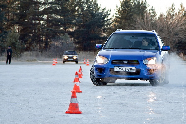 Контраварийное вождение в Калининграде. Ultra Подарки. Купить уроки контраварийного вождения в Калининграде. Научитесь водить машину в любых условиях! Сервис UltraPodarki.ru 8 800 505 95 30. Контраварийное вождение Калининград, контраварийное вождение, экстремальное вождение Калининград, экстремальное вождение, обучение вождению Калининград, обучение вождению, вождение Калининград, вождение,  курс вождения Калининград, курс вождения, курсы экстремальное вождения Калининград, курсы экстремального вождения, обучение в автошколе Калининград, обучение в автошколе