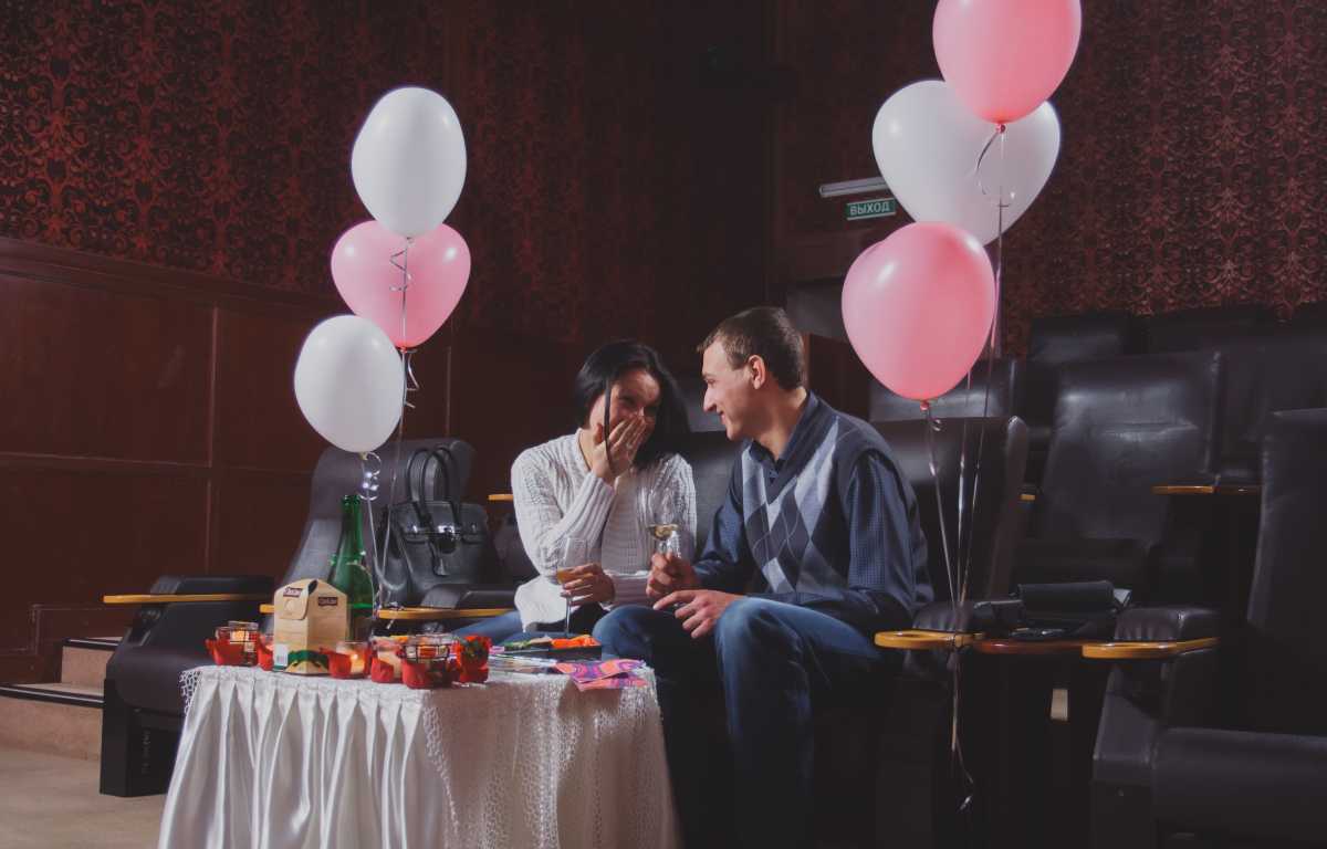 Романтическое свидание в кинотеатре в Калининграде