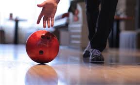 Игра в боулинг в Калининграде.Ultra Подарки. Игра в боулинг в Калининграде. Сервис: UltraPodarki.ru 8 800 505 95 30. Игра в боулинг, игра в боулинг Калининград, боулинг Калининград, купить боулинг Калининград, играть в боулинг, играть в боулинг Калининград