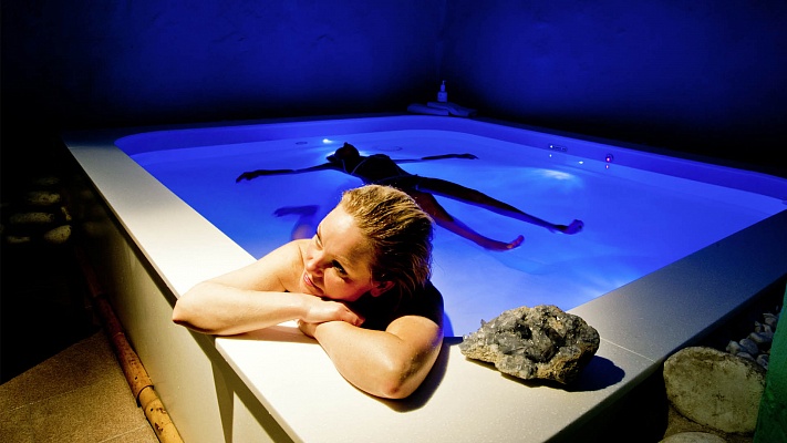 СПА процедура Флоатинг в Калининграде. Ultra Подарки. Флоатинг в Калининграде. Испытайте настоящее расслабление от СПА процедуры флоатинг в флотационной камере. Сервис: UltraPodarki.ru 8 800 505 95 30. Флоатинг Калининград, флоатинг, купить флоатинг, купить флоатинг в Калининграде, СПА процедура флоатинг в Калининграде, флотационная камера, флотационный резервуар, сеанс, флоатинга Калининград