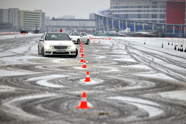 Контраварийное вождение в Калининграде. Ultra Подарки. Купить уроки контраварийного вождения в Калининграде. Научитесь водить машину в любых условиях! Сервис UltraPodarki.ru 8 800 505 95 30. Контраварийное вождение Калининград, контраварийное вождение, экстремальное вождение Калининград, экстремальное вождение, обучение вождению Калининград, обучение вождению, вождение Калининград, вождение,  курс вождения Калининград, курс вождения, курсы экстремальное вождения Калининград, курсы экстремального вождения, обучение в автошколе Калининград, обучение в автошколе
