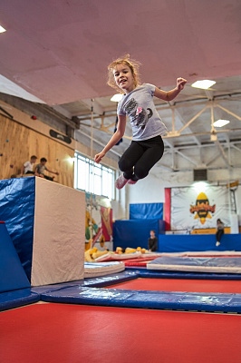  Батутный центр в Калининграде. Сервис Ultra Подарки. Купить подарочный сертификат в батутный центр, попробуйте прыжки на батуте в Калининграде. Сервис UltraPodarki.ru 8 (800) 555 95-30.. Батутный центр , батутный центр, батутный центр цены, батутный центр в Калининграде,  батутный парк, батут прыгать, прыжки +на батуте, батут Калининград, батут спорт