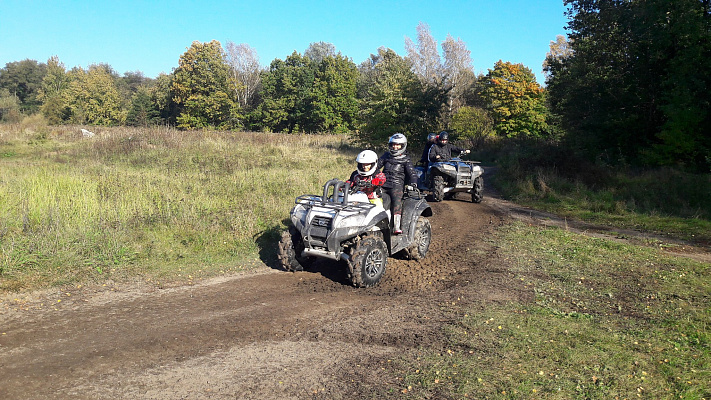 Катание на квадроциклах в Калининграде. Сервис Ultra Подарки. Подарочный сертификат на катание на квадроциклах в Калининграде. Закажите катание на квадроциклах недорого и наслаждайтесь активным отдыхом с друзьями. Выбирайте живописные маршруты для езды на квадроциклах. Сервис UltraPodarki.ru 8800-505-9530. Катание на квадроциклах, Прокат квадроциклов, езда на квадроцикле, прокат квадроциклов Калининград, катание на квадроциклах Калининград, Катание на квадроциклах зимой, Катание на квадроциклах летом, Сертификат на катание на квадроциклах 

