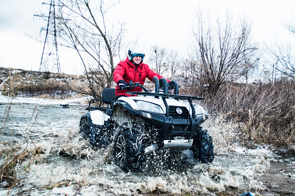 Катание на квадроциклах в Калининграде. Сервис Ultra Подарки. Подарочный сертификат на катание на квадроциклах в Калининграде. Закажите катание на квадроциклах недорого и наслаждайтесь активным отдыхом с друзьями. Выбирайте живописные маршруты для езды на квадроциклах. Сервис UltraPodarki.ru 8800-505-9530. Катание на квадроциклах, Прокат квадроциклов, езда на квадроцикле, прокат квадроциклов Калининград, катание на квадроциклах Калининград, Катание на квадроциклах зимой, Катание на квадроциклах летом, Сертификат на катание на квадроциклах 

