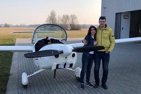 Полет на самолете в Калининграде. Ultra Подарки. Купить полёт на самолёте в Калининграде. Испытайте невероятные ощущения от прогулки на самолёте или порадуйте своих близких подарив сертификат на полет в подарок. Сервис UltraPodarki.ru 8 800 505 95 30. полёт на самолёте, сертификат на полёт, цены самолёт, полёт в подарок, реальный полёт, реальный полёт на самолёте, купить полёт Калининград, полёт на самолёте Калининград, сертификат на полёт Калининград, цены полёт Калининград