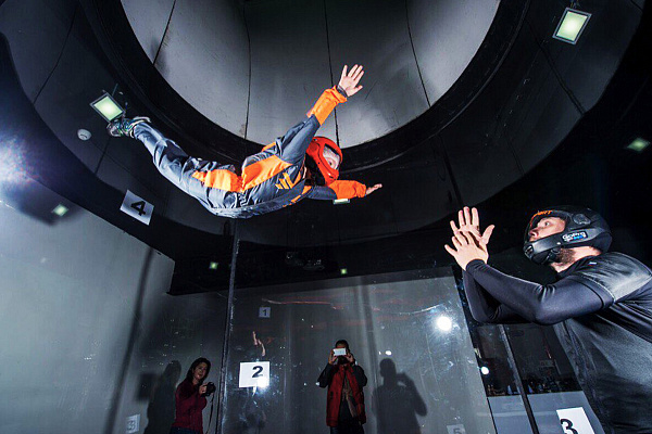 Полёт в аэротрубе  в Калининграде. Ultra Подарки. Полёт в аэротрубе  в Калининграде. Попробуйте полёт в аэротрубе . Сервис: UltraPodarki.ru 8 800 505 95 30. Полёт в аэротрубе , аэротруба Калининград, полёт Калининград