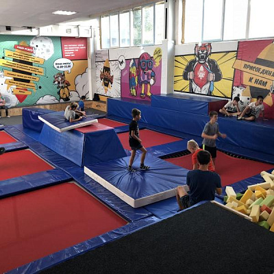  Батутный центр в Калининграде. Сервис Ultra Подарки. Купить подарочный сертификат в батутный центр, попробуйте прыжки на батуте в Калининграде. Сервис UltraPodarki.ru 8 (800) 555 95-30.. Батутный центр , батутный центр, батутный центр цены, батутный центр в Калининграде,  батутный парк, батут прыгать, прыжки +на батуте, батут Калининград, батут спорт