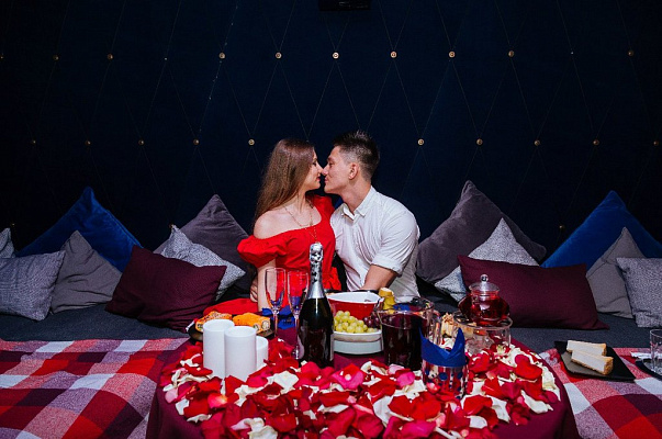 Романтическое свидание в кинотеатре в Калининграде. Ultra Подарки. Купить романтическое свидание в кинотеатре в Калининграде. Подарите самым близким незабываемые моменты и признайтесь в искренних чувствах. Сервис UltraPodarki.ru 8-800-505-95-30. Романтическое свидание в кинотеатре в Калининграде, свидание в Калининграде, свидание в кинотеатре, сертификат на свидание в кинотеатре, сертификат на свидание в Калининграде, купить свидание, купить свидание Калининград, первое свидание, девушка свидание, хороший кинотеатре, романтический кинотеатре, романтический вечер, романтический ужин, романтические любимому, романтическая музыка