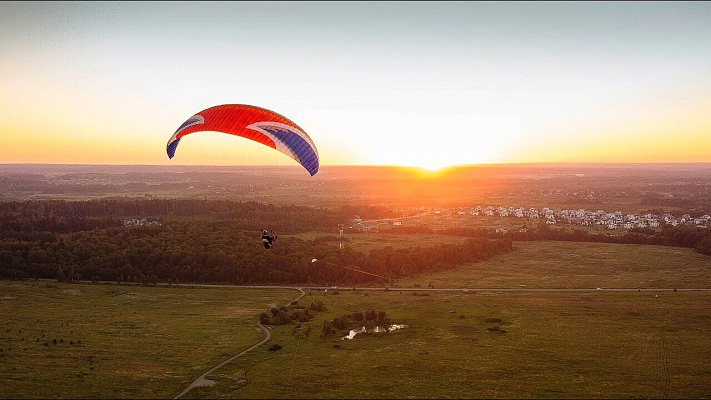 Полёт с инструктором на параплане в Калининграде. Ultra Подарки. Полёт с инструктором на параплане в Калининграде. Попробуйте полёт на двухместном параплане над столицей. Сервис: UltraPodarki.ru 8 800 505 95 30. Полёт на параплане, полёт на параплане Калининград, полёт с инструктором на параплане Калининград, полёт с инструктором на параплане, параплан Калининград, параплан, парапланеризм Калининград, купить параплан Калининград