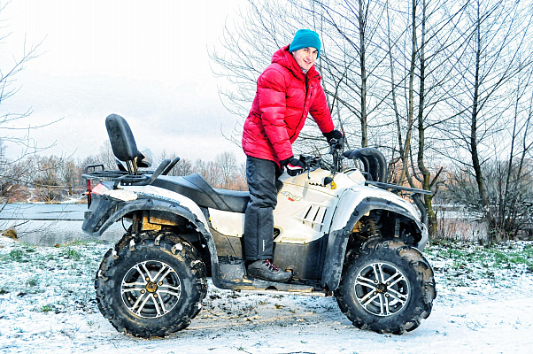 Катание на квадроциклах в Калининграде. Сервис Ultra Подарки. Подарочный сертификат на катание на квадроциклах в Калининграде. Закажите катание на квадроциклах недорого и наслаждайтесь активным отдыхом с друзьями. Выбирайте живописные маршруты для езды на квадроциклах. Сервис UltraPodarki.ru 8800-505-9530. Катание на квадроциклах, Прокат квадроциклов, езда на квадроцикле, прокат квадроциклов Калининград, катание на квадроциклах Калининград, Катание на квадроциклах зимой, Катание на квадроциклах летом, Сертификат на катание на квадроциклах 

