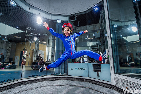 Полёт в аэротрубе  в Калининграде. Ultra Подарки. Полёт в аэротрубе  в Калининграде. Попробуйте полёт в аэротрубе . Сервис: UltraPodarki.ru 8 800 505 95 30. Полёт в аэротрубе , аэротруба Калининград, полёт Калининград