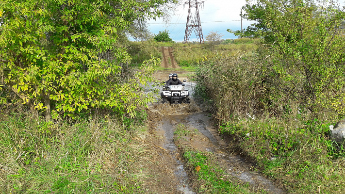 Катание на квадроциклах в Калининграде. Сервис Ultra Подарки. Подарочный сертификат на катание на квадроциклах в Калининграде. Закажите катание на квадроциклах недорого и наслаждайтесь активным отдыхом с друзьями. Выбирайте живописные маршруты для езды на квадроциклах. Сервис UltraPodarki.ru 8800-505-9530. Катание на квадроциклах, Прокат квадроциклов, езда на квадроцикле, прокат квадроциклов Калининград, катание на квадроциклах Калининград, Катание на квадроциклах зимой, Катание на квадроциклах летом, Сертификат на катание на квадроциклах 

