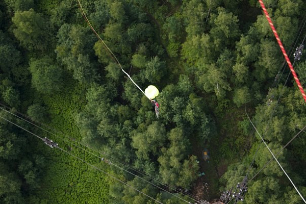 Роупджампинг - прыжки с верёвкой в Калининграде. Подарочные сертификаты Ultra Подарки. Роупджампинг в Калининграде - Экстремальный оригинальный подарок или подарочный сертификат на Роупджампинг - прыжки с верёвкой. Сервис UltraPodarki.ru 8-800-505-95-30. роупджампинг Калининград, прыжок веревка Калининград, роупджампинг, прыжок веревка, прыжок с веревкой, Подарок, подарочный сертификат, экстрим, экстремальный подарок