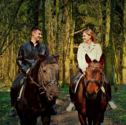 Конная прогулка в Калининграде. Подарочные сертификаты Ultra Подарки. Купить оригинальный подарок или подарочный сертификат на Конная прогулка в Калининграде. Сервис UltraPodarki.ru 8-800-505-9530. Катание на лошадях, Прогулка на лошади, Прогулка на лошадях для двоих, Конная прогулка, конный клуб, конная прогулка, конная прогулка в Калининграде, семейная конная прогулка