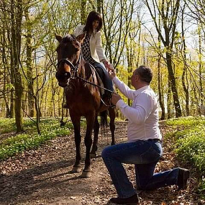 Конная прогулка для двоих с ужином в ресторане в Калининграде. Ultra Подарки. Купить оригинальный подарок или подарочный сертификат на эксклюзивную конную прогулку для двоих в Калининграде. Сервис UltraPodarki.ru 8-800-505-9530. Катание на лошадях, Прогулка на лошади, Прогулка на лошадях для двоих, Конная прогулка для двоих с ужином в ресторане, конный клуб, романтическая прогулка, конная прогулка, конная прогулка в Калининграде