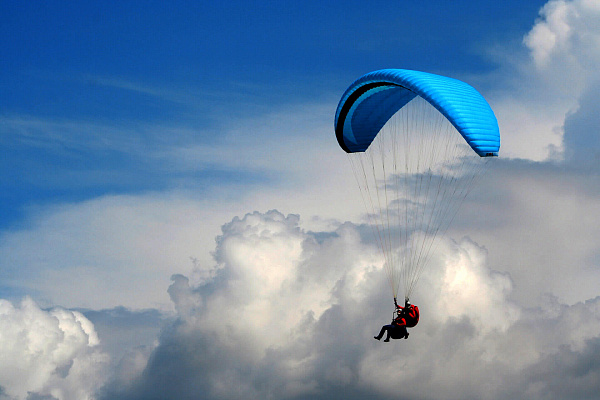 Полёт с инструктором на параплане в Калининграде. Ultra Подарки. Полёт с инструктором на параплане в Калининграде. Попробуйте полёт на двухместном параплане над столицей. Сервис: UltraPodarki.ru 8 800 505 95 30. Полёт на параплане, полёт на параплане Калининград, полёт с инструктором на параплане Калининград, полёт с инструктором на параплане, параплан Калининград, параплан, парапланеризм Калининград, купить параплан Калининград