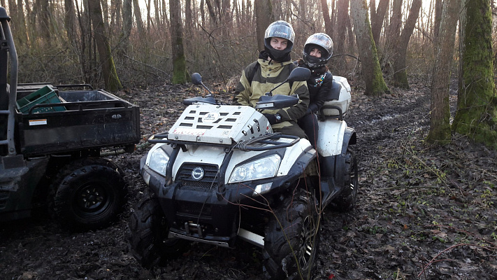 Катание на квадроциклах в Калининграде. Сервис Ultra Подарки. Подарочный сертификат на катание на квадроциклах в Калининграде. Закажите катание на квадроциклах недорого и наслаждайтесь активным отдыхом с друзьями. Выбирайте живописные маршруты для езды на квадроциклах. Сервис UltraPodarki.ru 8800-505-9530. Катание на квадроциклах, Прокат квадроциклов, езда на квадроцикле, прокат квадроциклов Калининград, катание на квадроциклах Калининград, Катание на квадроциклах зимой, Катание на квадроциклах летом, Сертификат на катание на квадроциклах 

